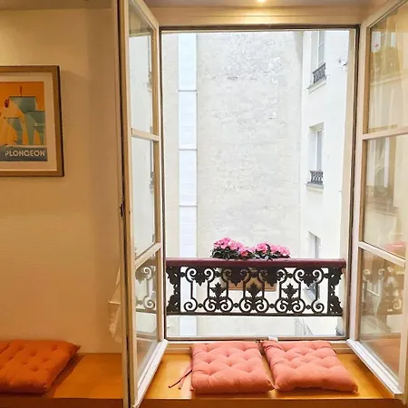 The Champs-elysees Apartment